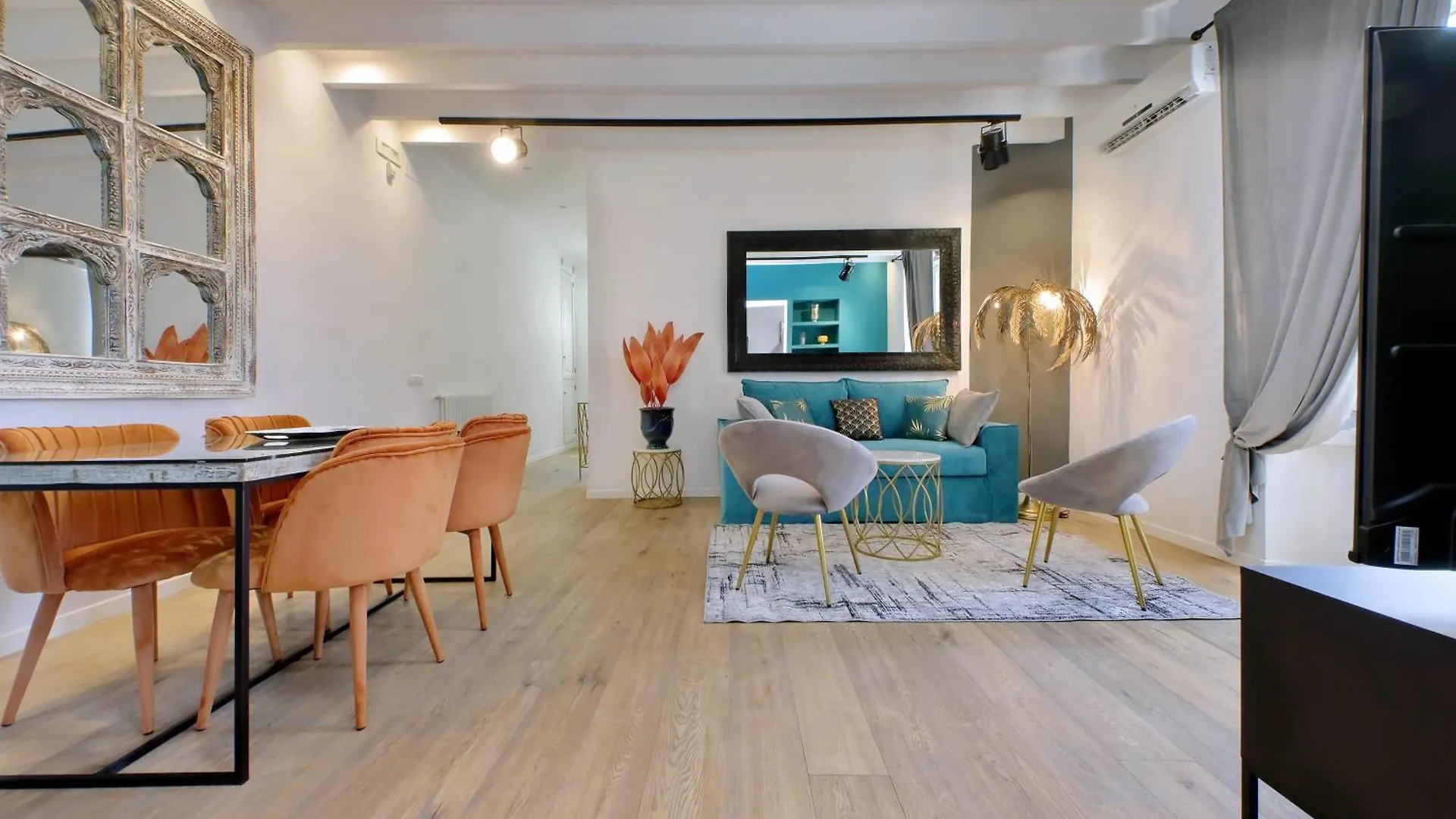 Amazing Penthouse In The Heart Of Rome Apartment